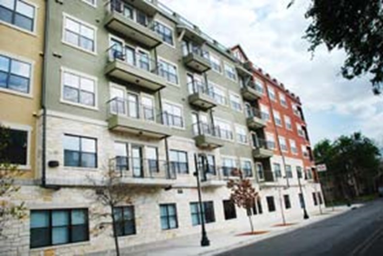 Block on 25 West Austin - $1125+ for 1, 2, 3 & 4 Bed Apts