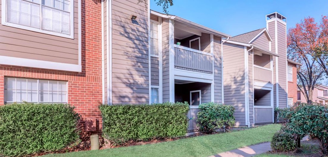 Brookfield Apartments Dallas 780+ for 1 & 2 Bed Apts