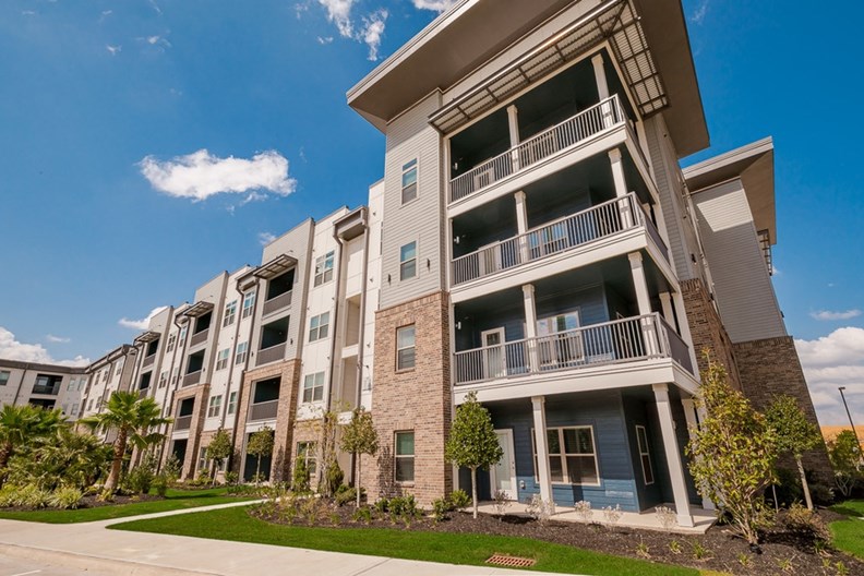 Cortland Inkwell Greenhouse Houston 1280+ for 1, 2 & 3 Beds