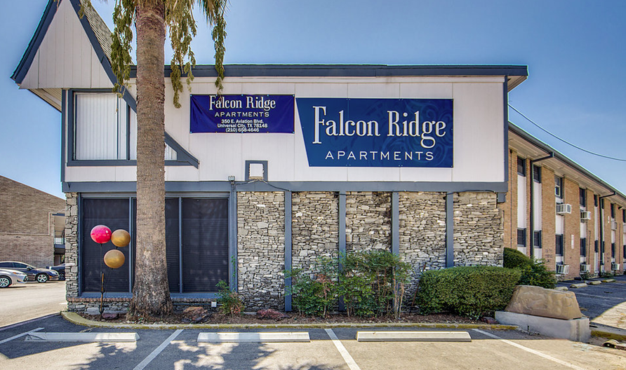 Falcon Ridge Universal City 625+ for 1 & 2 Bed Apts
