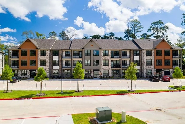 Woodridge at Grand Central Park Conroe 1299+ for 1, 2 & 3 Beds