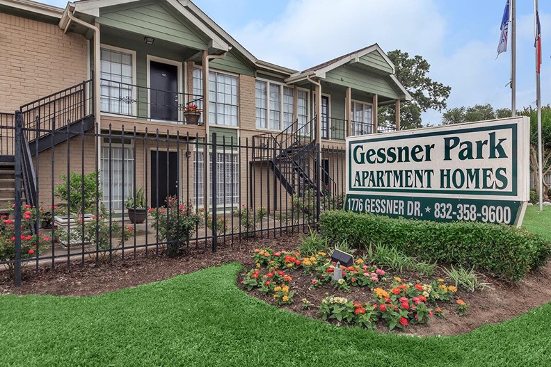 Gessner Park Houston 819+ for 1, 2, 3 & 4 Bed Apts