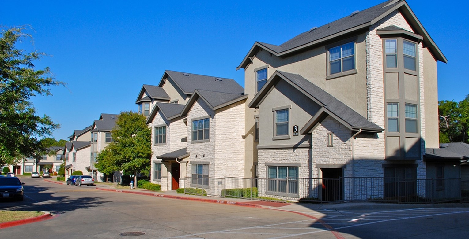 Reese Court Villas - Dallas, TX - Photo 1 of 10
