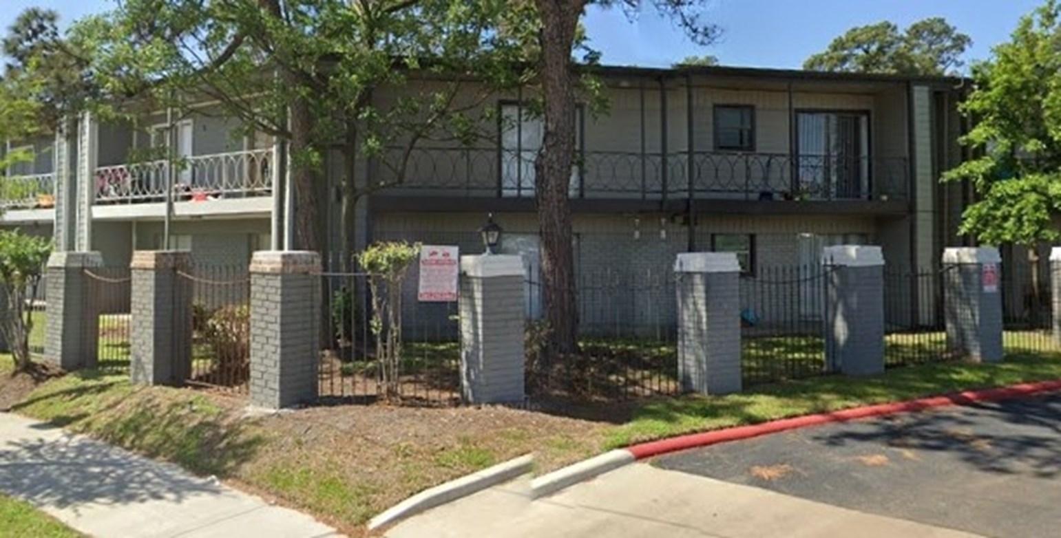 Blue - Exterior - Photo 3 of 4