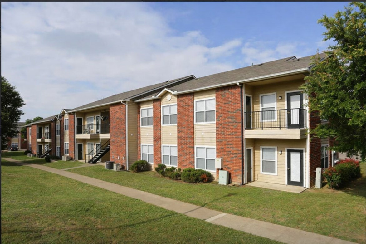 Stonebrook Village - Frisco, TX - Photo 1 of 17
