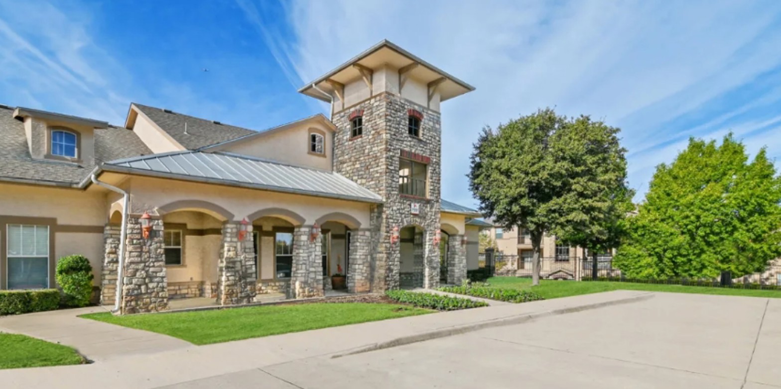 Landings at Bluff Ridge - Dallas, TX - Photo 1 of 24