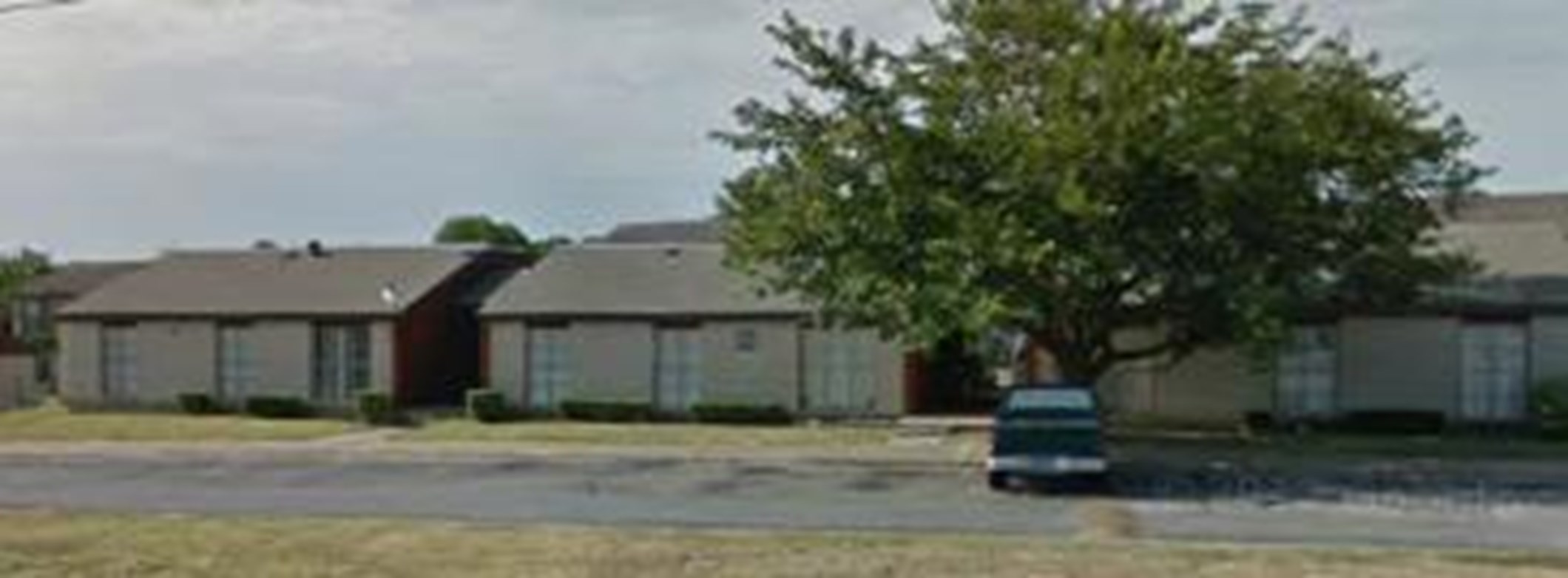 Oak Hollow - Dallas, TX - Photo 1 of 2
