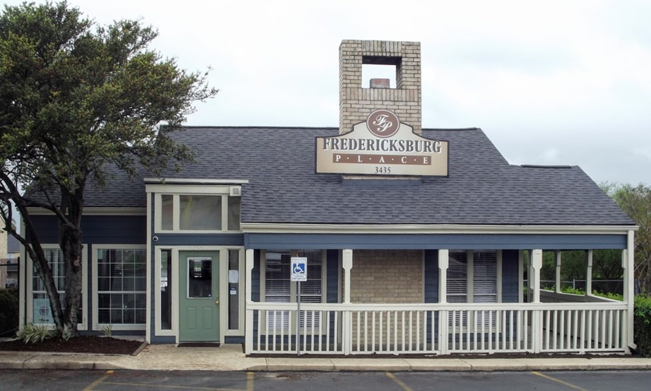 Fredericksburg Place - San Antonio, TX - Photo 1 of 6