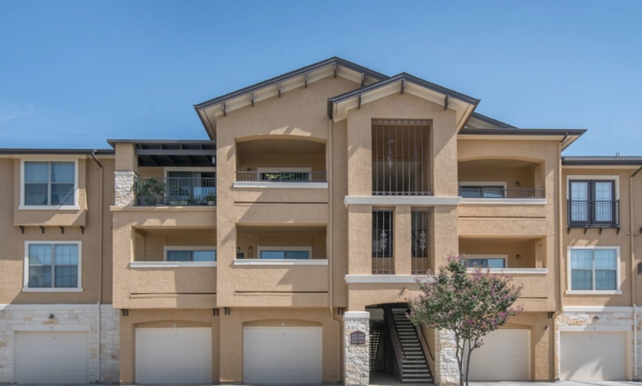 Mission Hills - San Antonio, TX - Photo 1 of 26