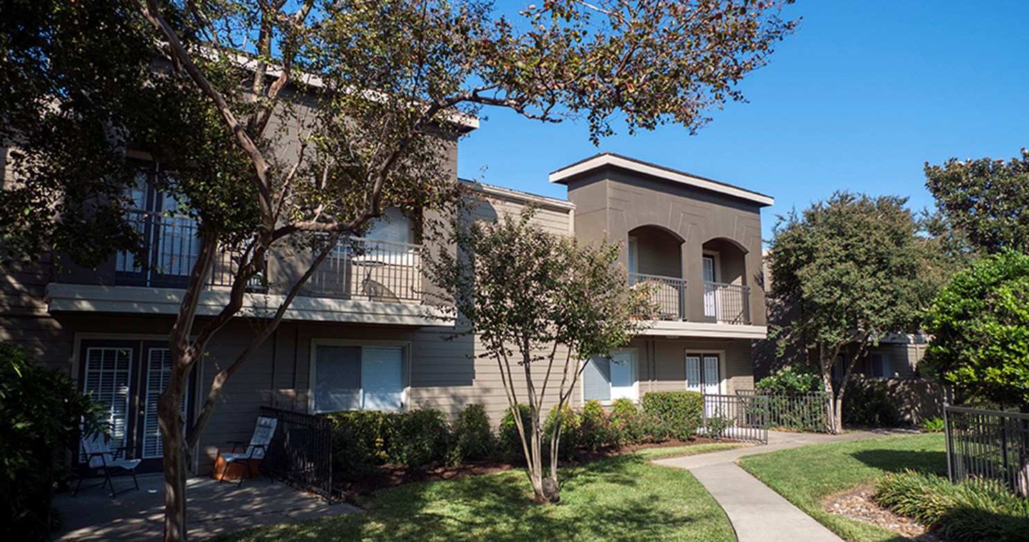 Place at Greenway - Houston, TX - Photo 1 of 22