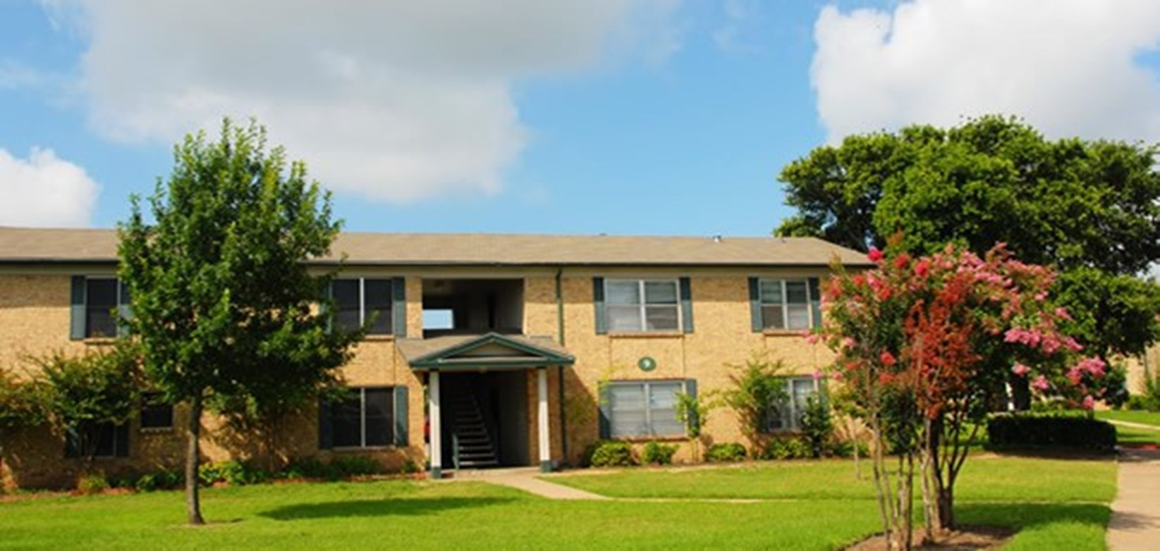 Oaks on Lamar - Austin, TX - Photo 1 of 5