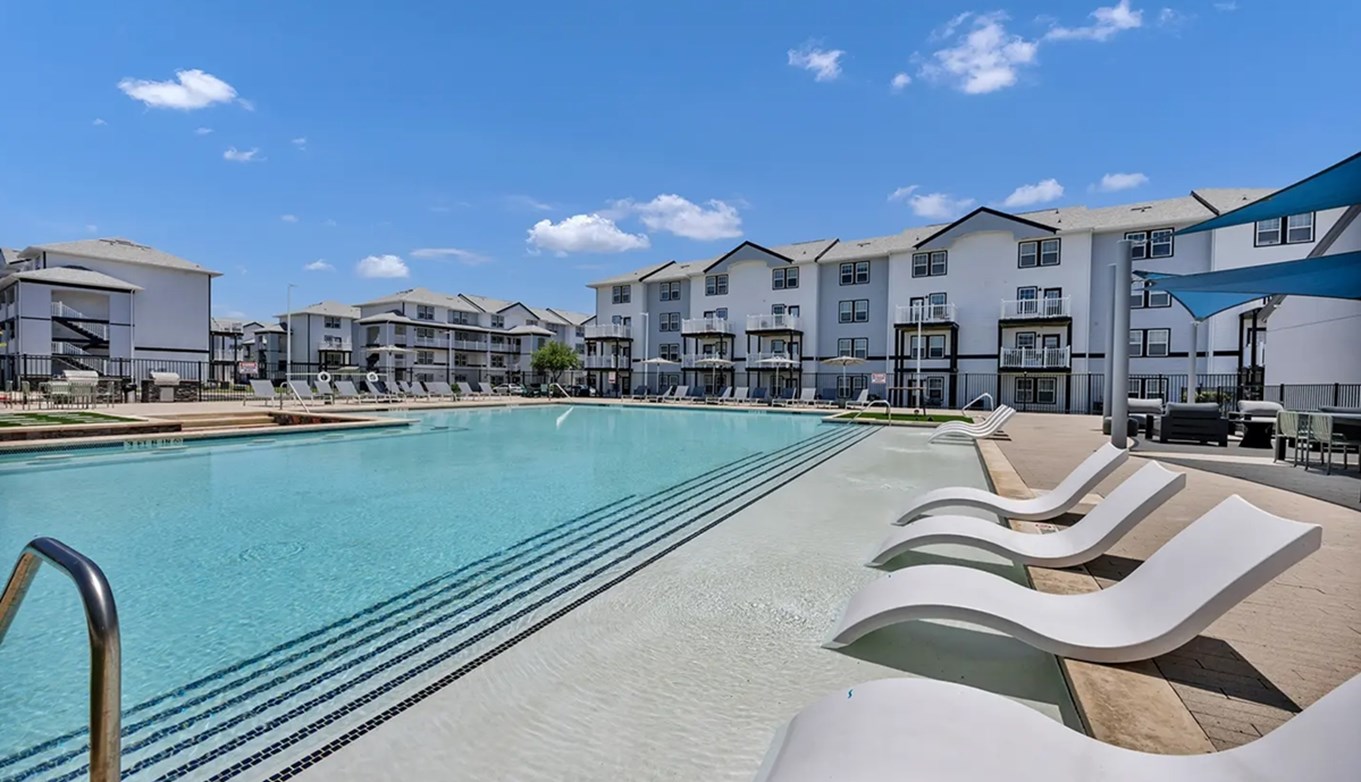 Avenue at San Marcos - San Marcos, TX - Photo 1 of 44