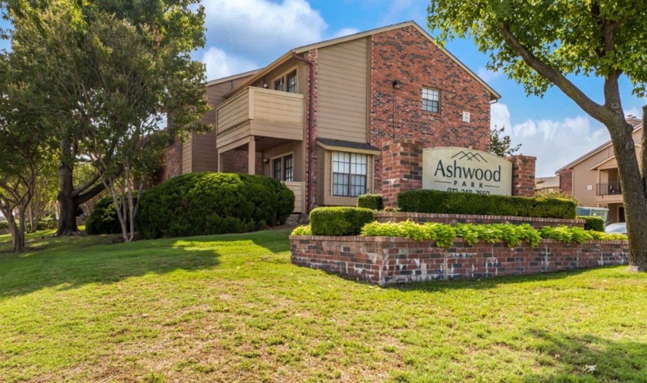 Ashwood Park - Dallas, TX - Photo 1 of 20