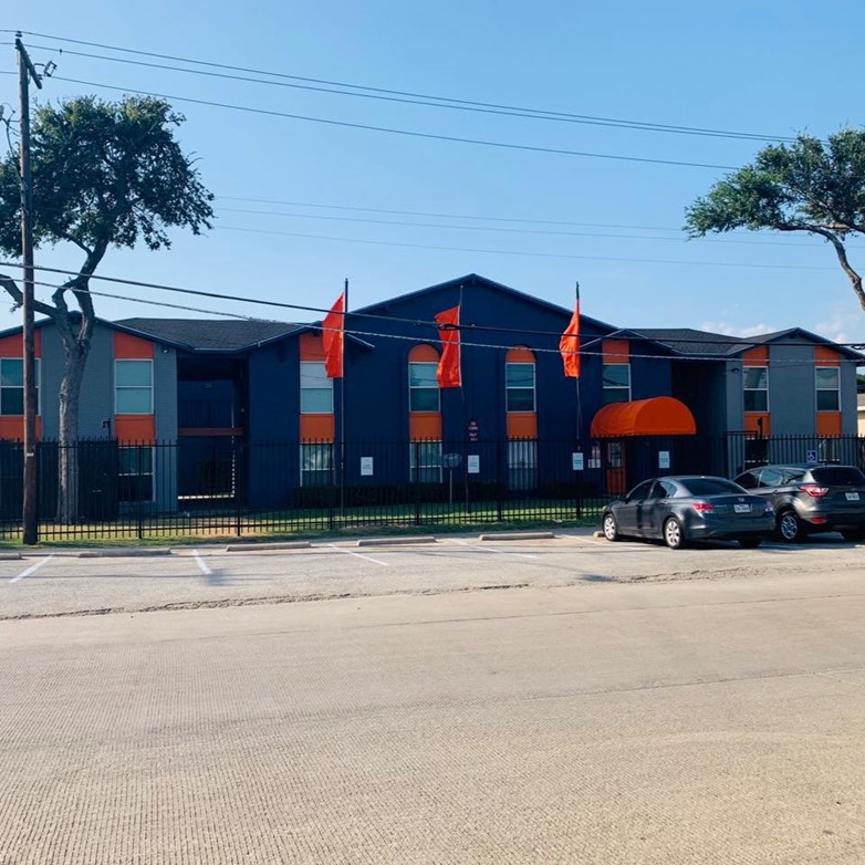 Francisco - Exterior - Photo 3 of 10