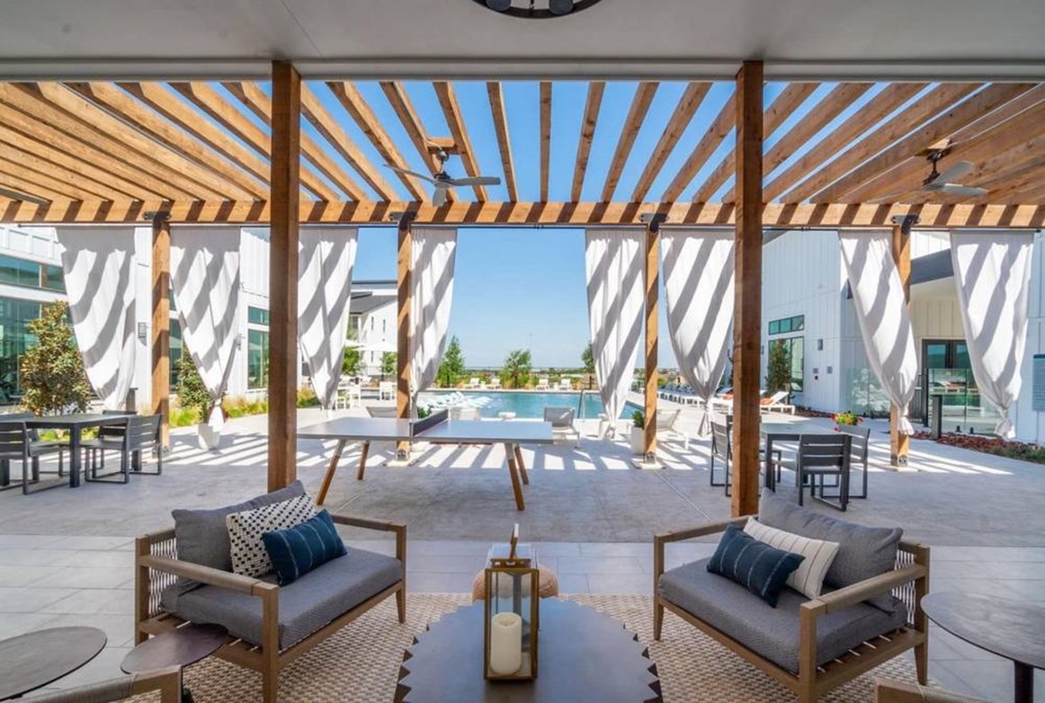 Citizen House Blue Bluff - Pool Area - Photo 3 of 16