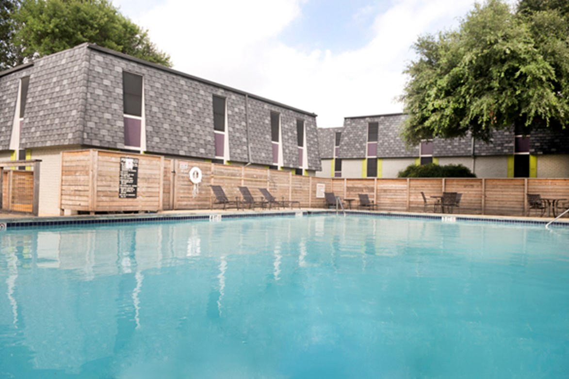 Polaris on the Park - Pool - Photo 5 of 11