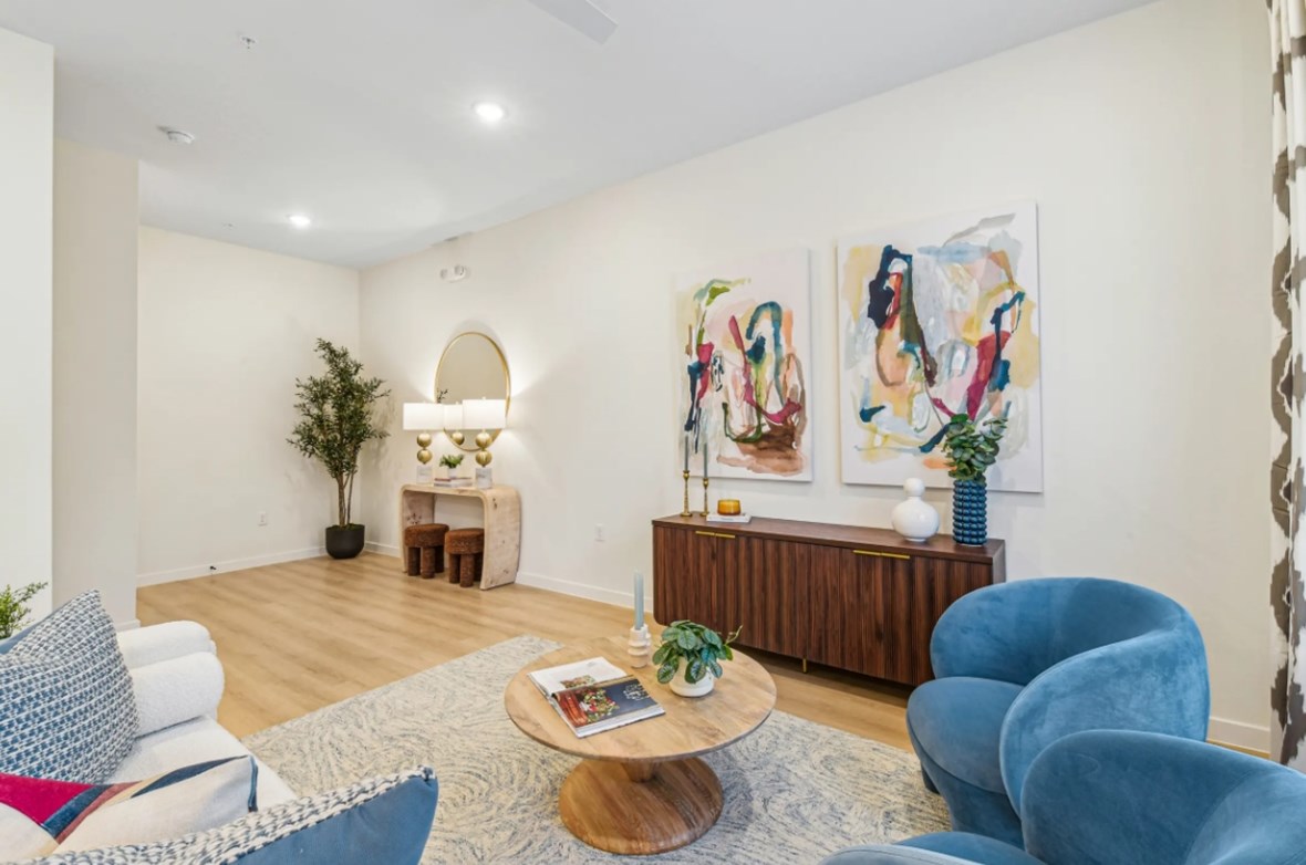 Oasis at Stone Oak - Living Area - Photo 5 of 19