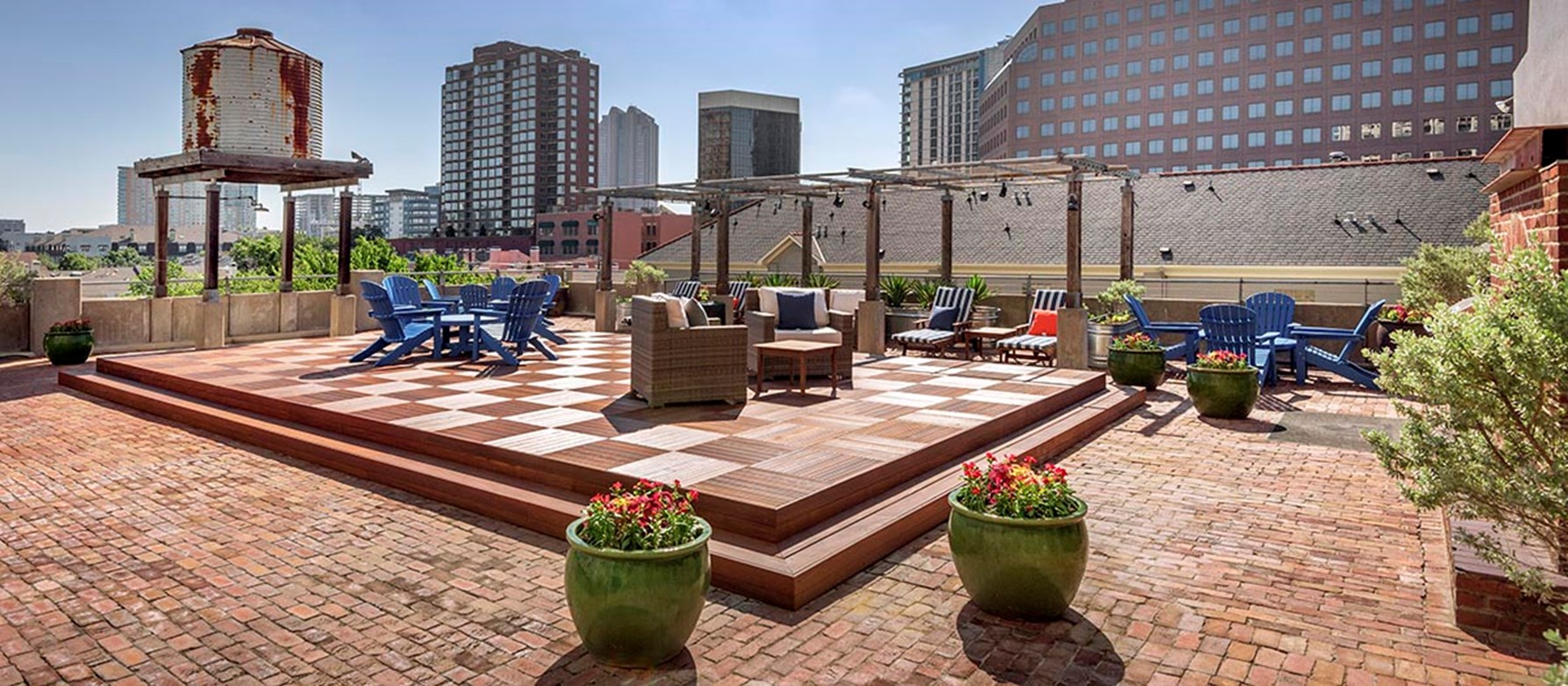 MAA McKinney Avenue III - Rooftop Deck - Photo 2 of 6