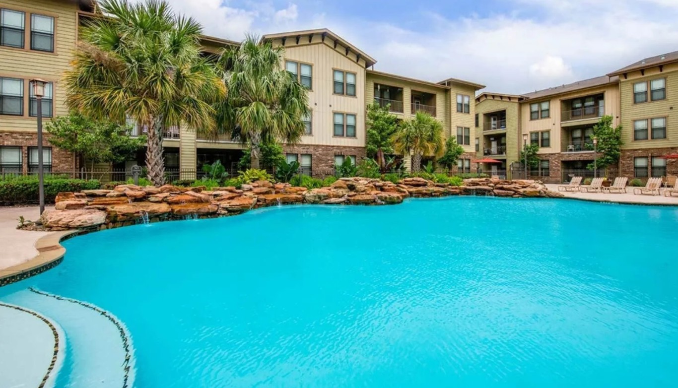 Queenston Manor - Houston, TX - Photo 1 of 18
