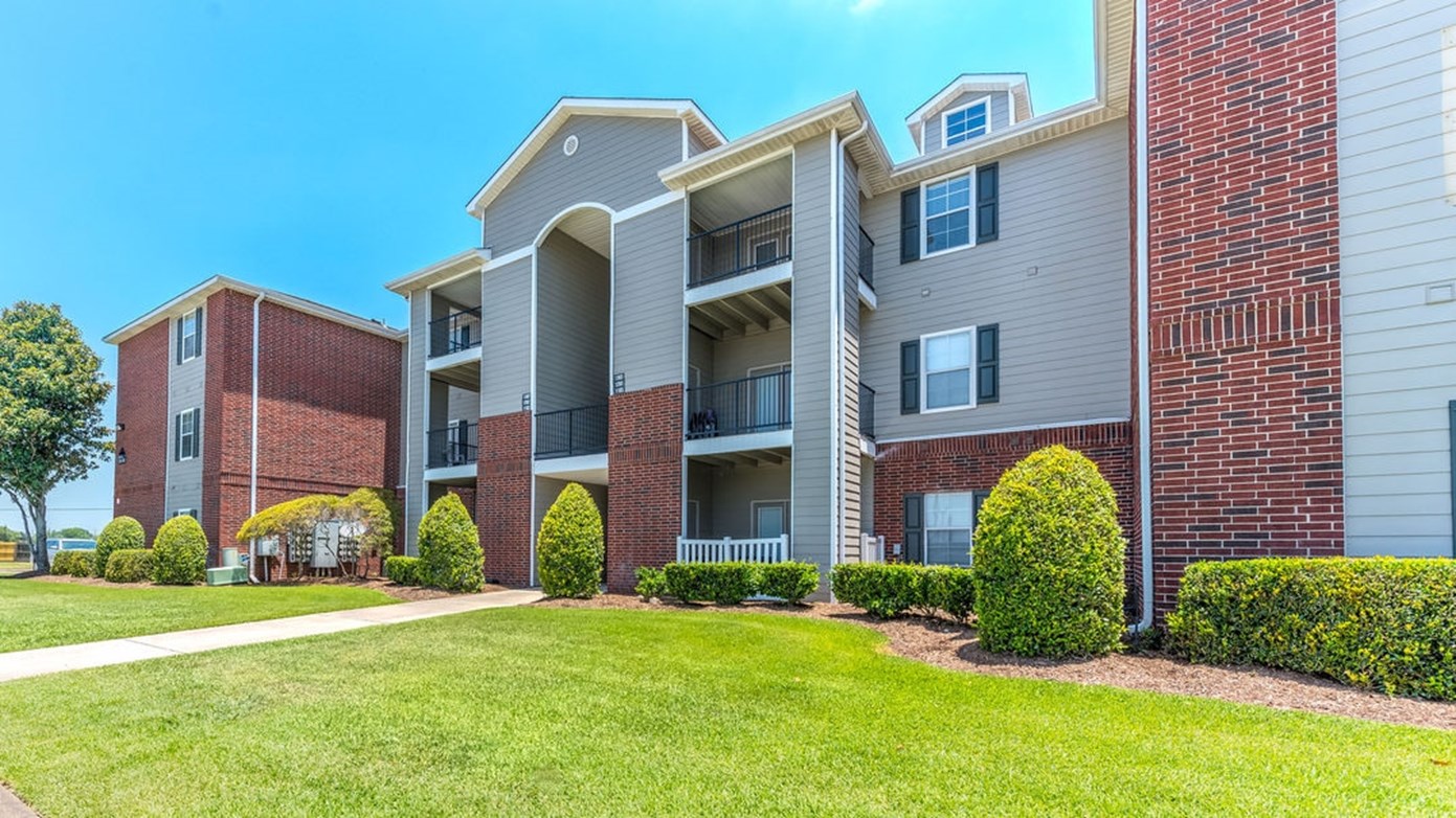 Flats at Sugarland - Sugar Land, TX - Photo 1 of 31