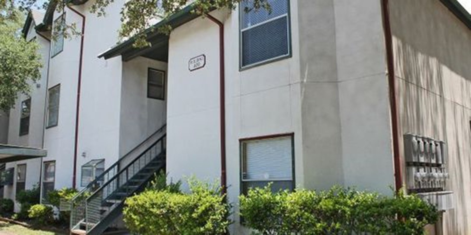Courtland Heights - San Antonio, TX - Photo 1 of 4