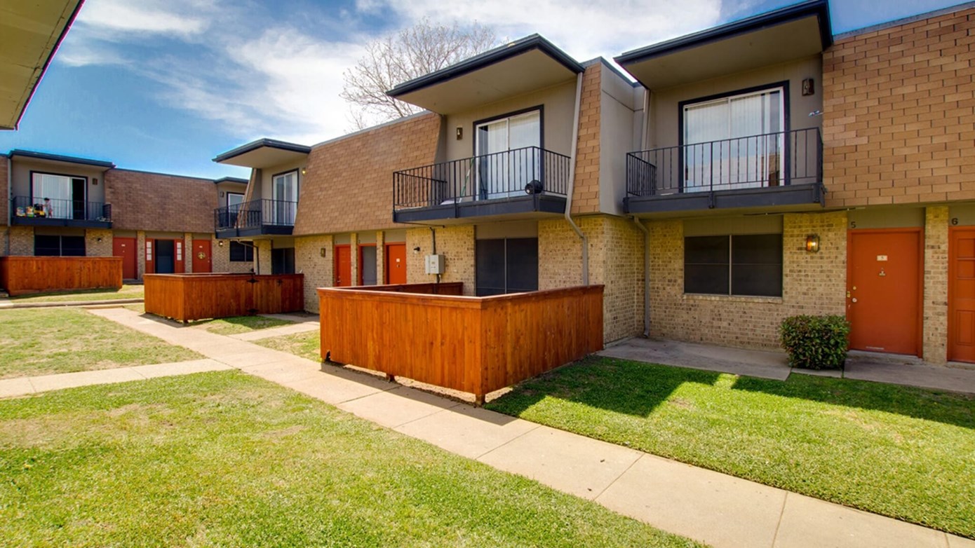 Ten Twelve West - Arlington, TX - Photo 1 of 7