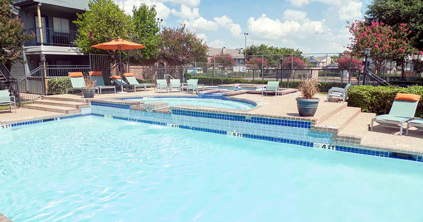 Venue at 8651 - Pool - Photo 4 of 23