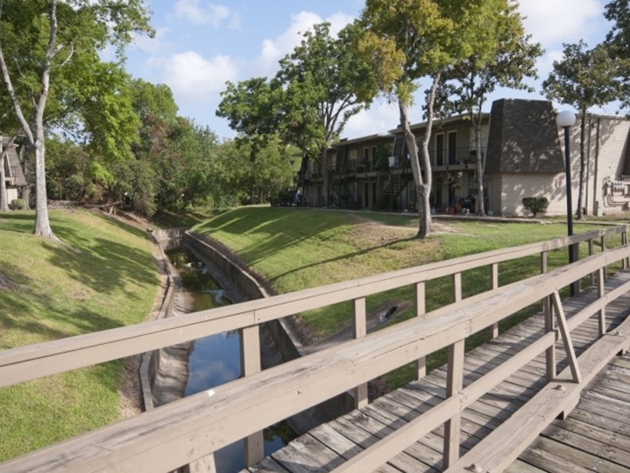 Creekwood - Houston, TX - Photo 1 of 17
