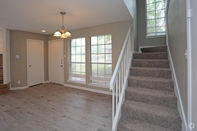 Fielder Crossing Condominiums - Living - Photo 8 of 28