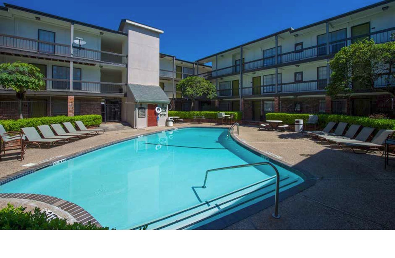 Star Braeswood - Houston, TX - Photo 1 of 11