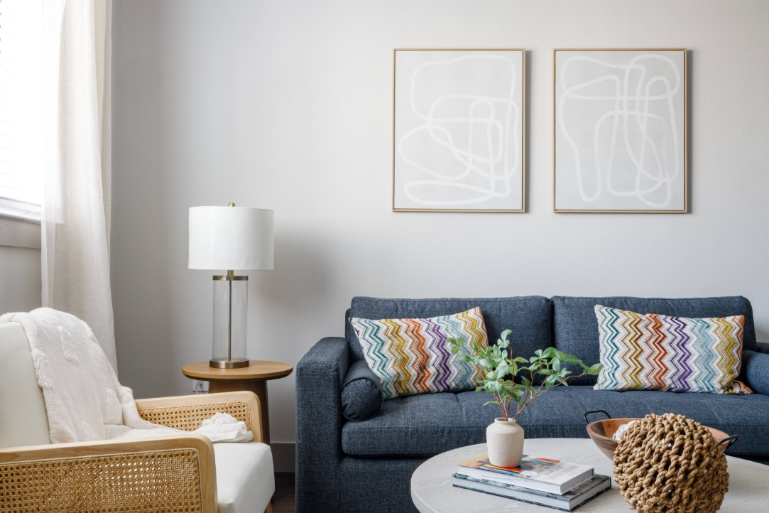 NHH Berry - Living - Photo 5 of 17