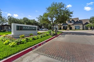 Harlowe Luxury Living Apartments Euless Texas