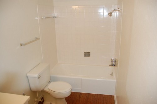 El Rancho - Bathroom - Photo 6 of 6