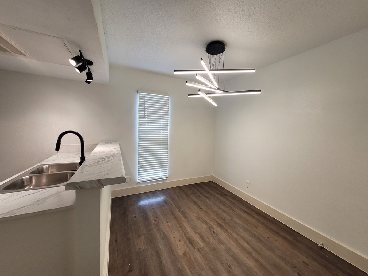 Edge - Dining - Photo 7 of 21