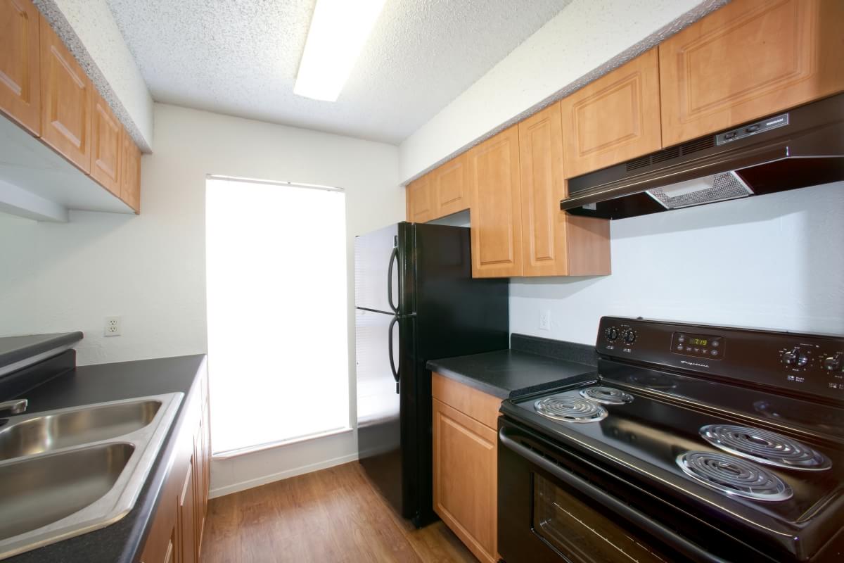 Oakwood - Kitchen - Photo 8 of 9