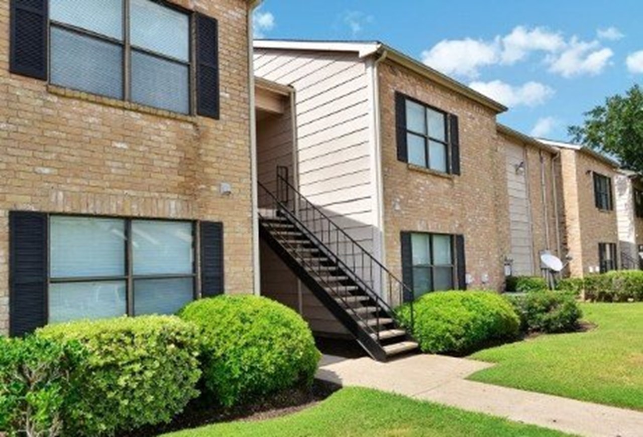 Park at Winslow - Pasadena, TX - Photo 1 of 6