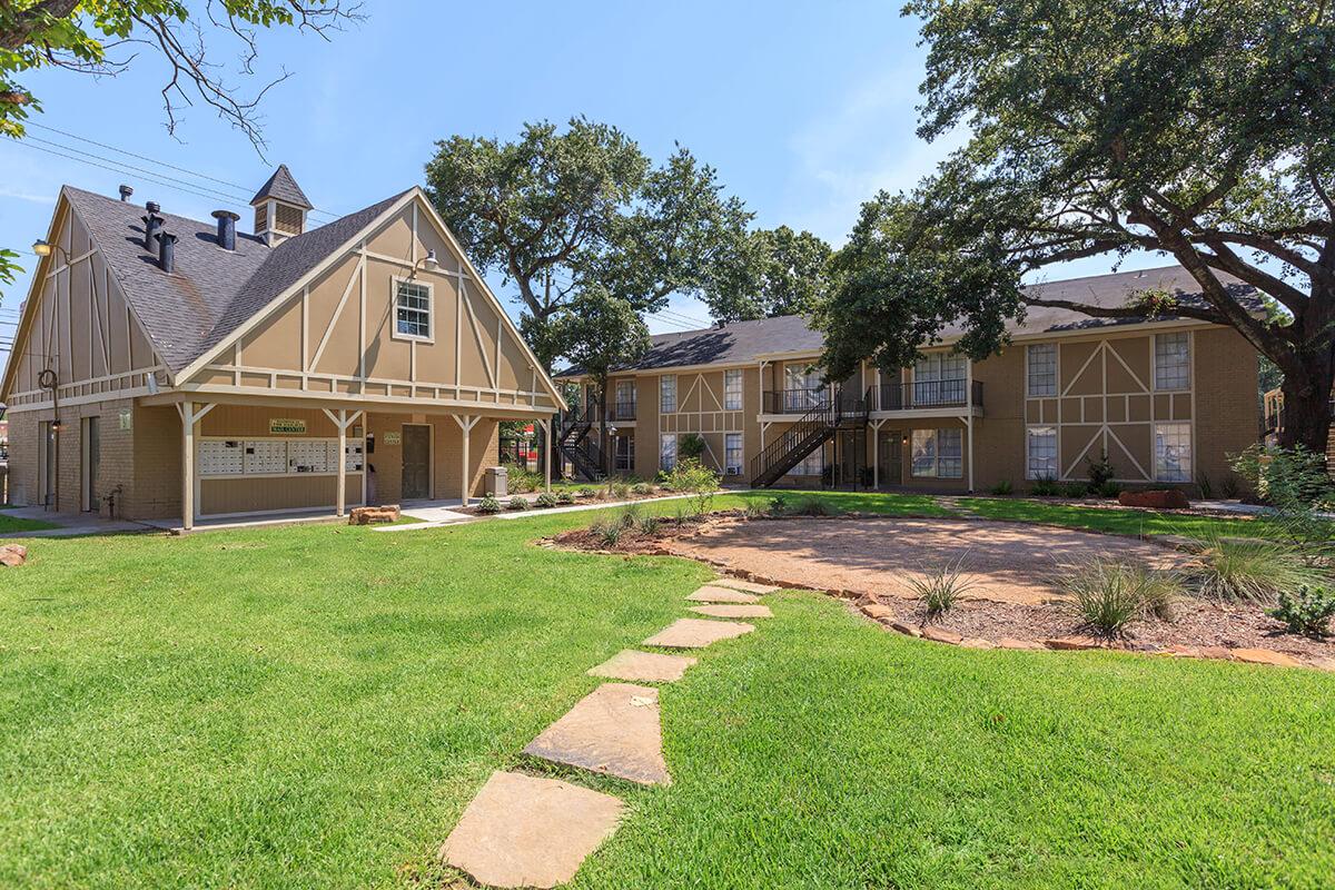 Residence at the Heights Apartment