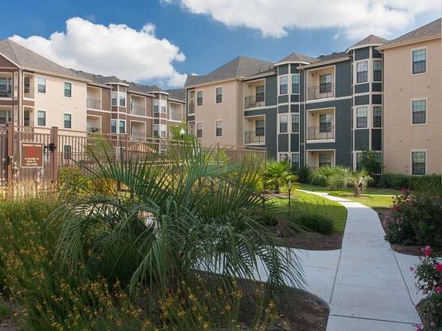 Boardwalk at Medical Center II Apartment