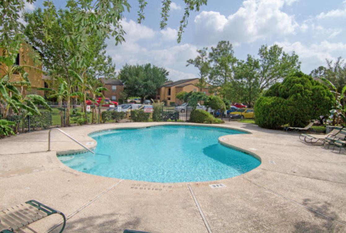 Meadow Park - Pool - Photo 2 of 9