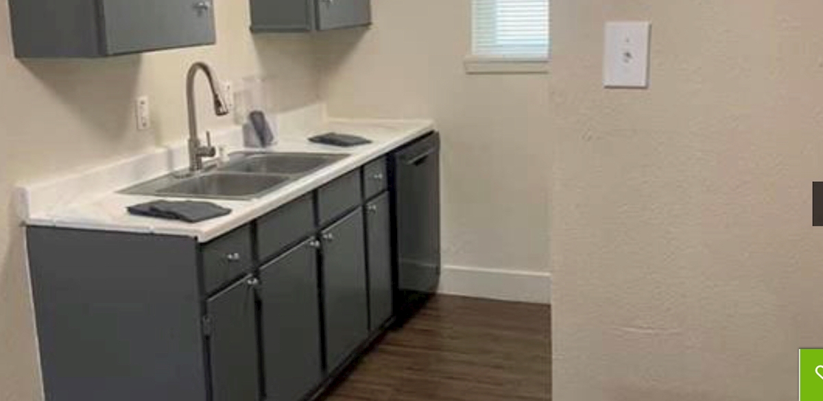 Francisco - Kitchen - Photo 6 of 10