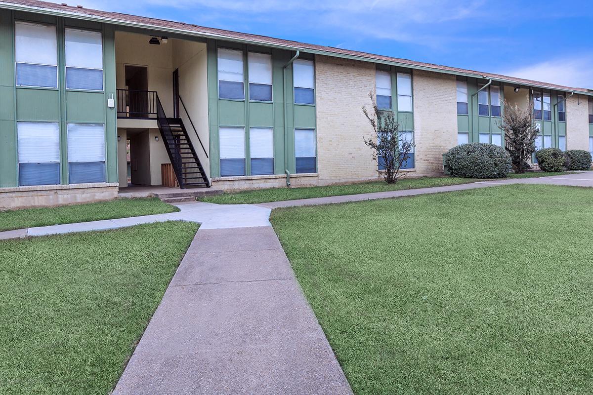 Creekside Villas - Exterior - Photo 3 of 5