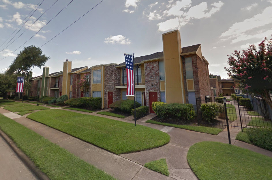 Lafayette Green Apartment