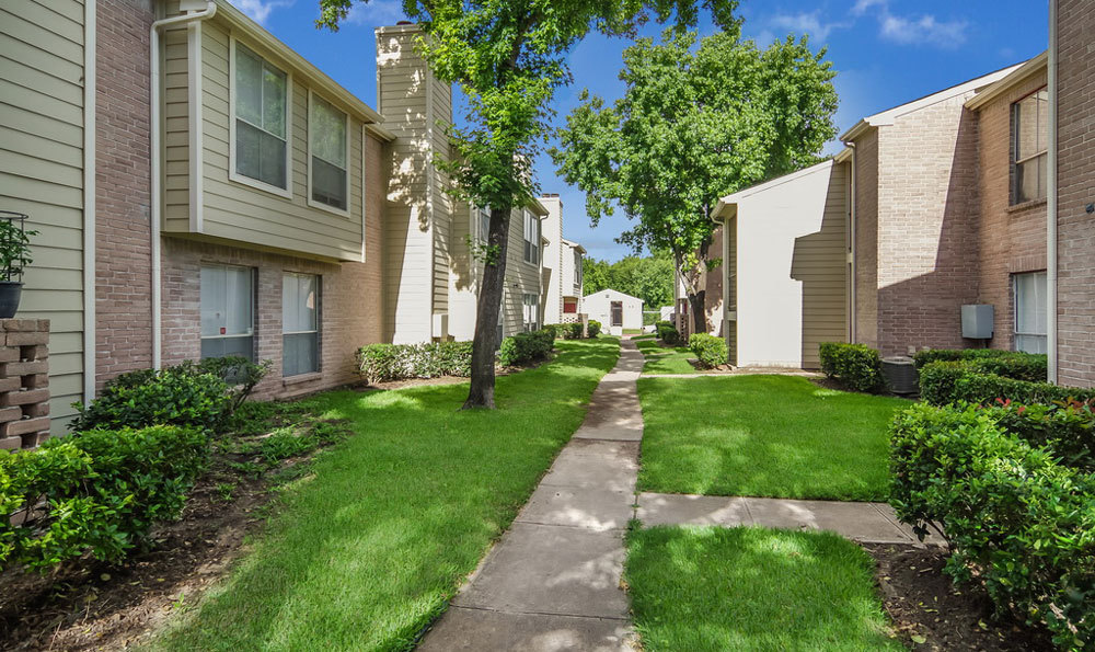 Savoy Manor Apartment