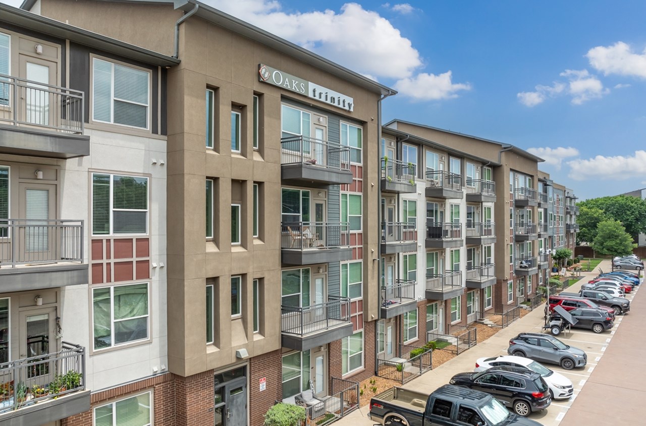 Oaks Trinity - Dallas, TX - Photo 1 of 8