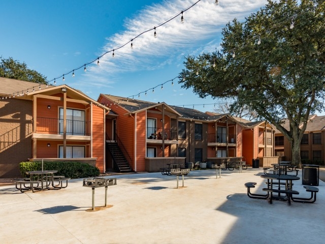 Urban Palms - Courtyard - Photo 8 of 27