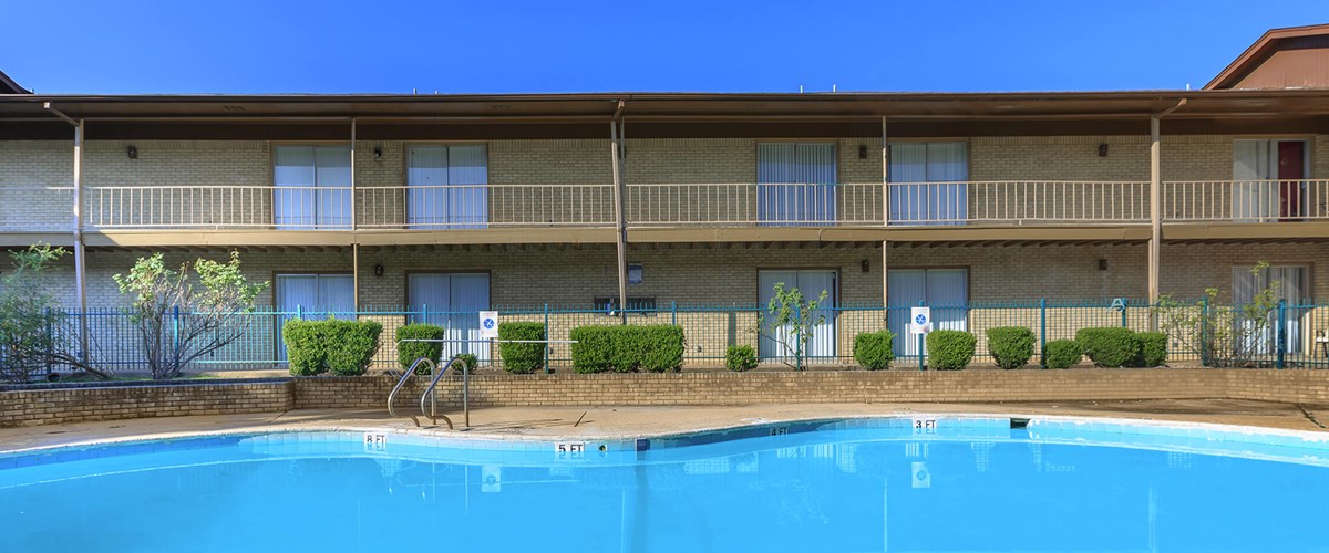 Executive - Pool - Photo 6 of 9