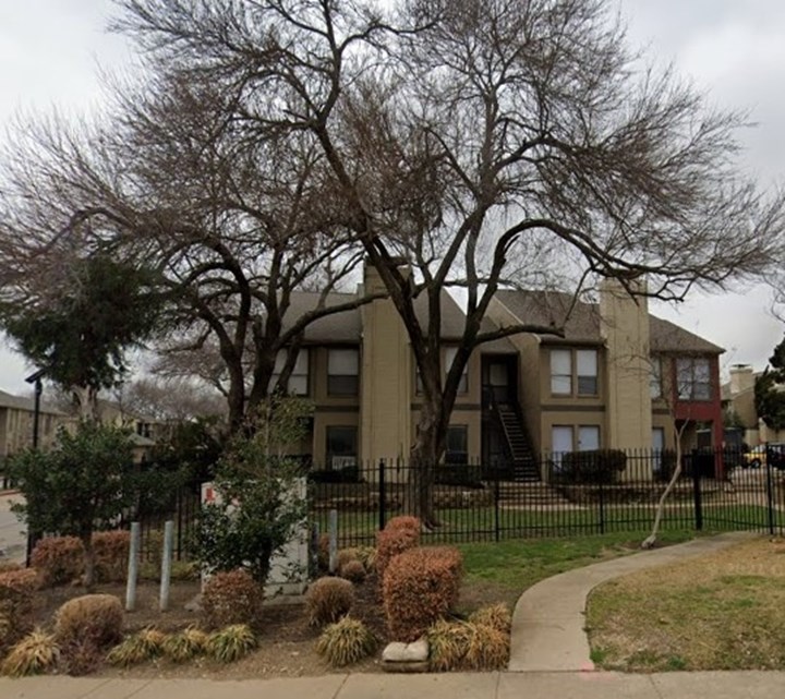 Bernard Apartments Dallas 850+ for 1 & 2 Bed Apts