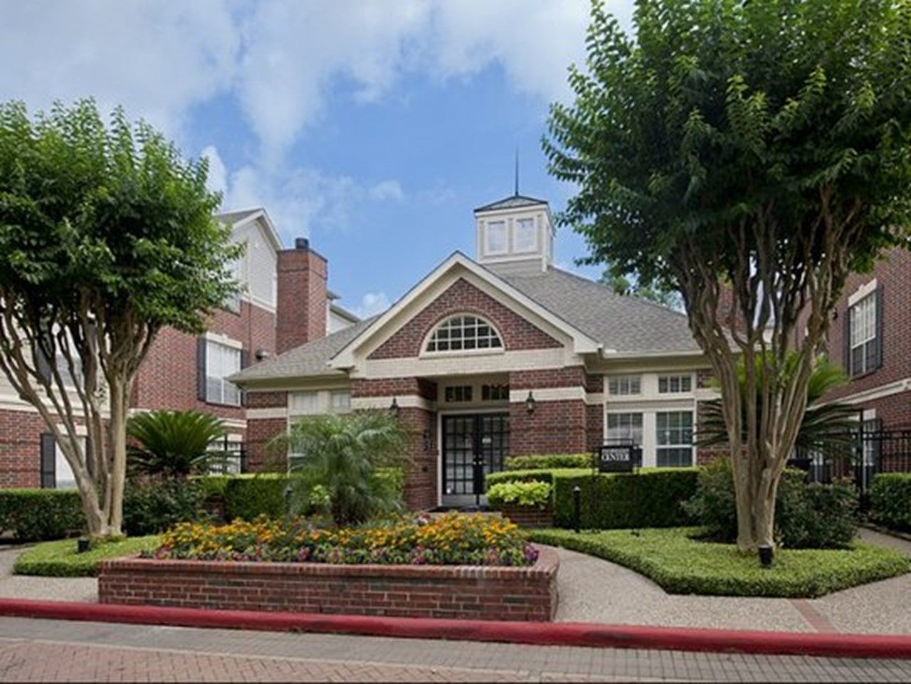 Gables Cityscape - Houston, TX - Photo 1 of 14