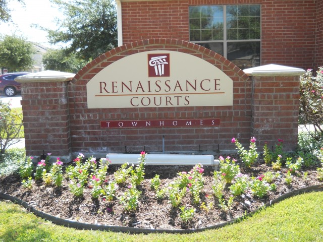 Renaissance Courts - Entrance - Photo 2 of 14