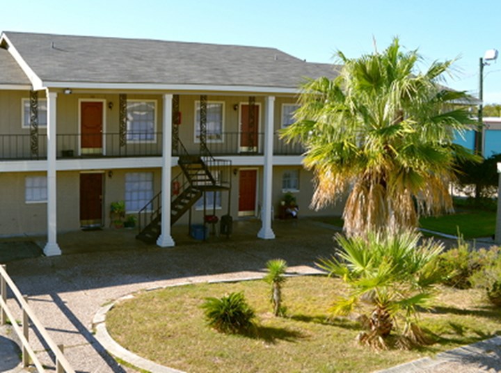 Gulf Breeze Apartments